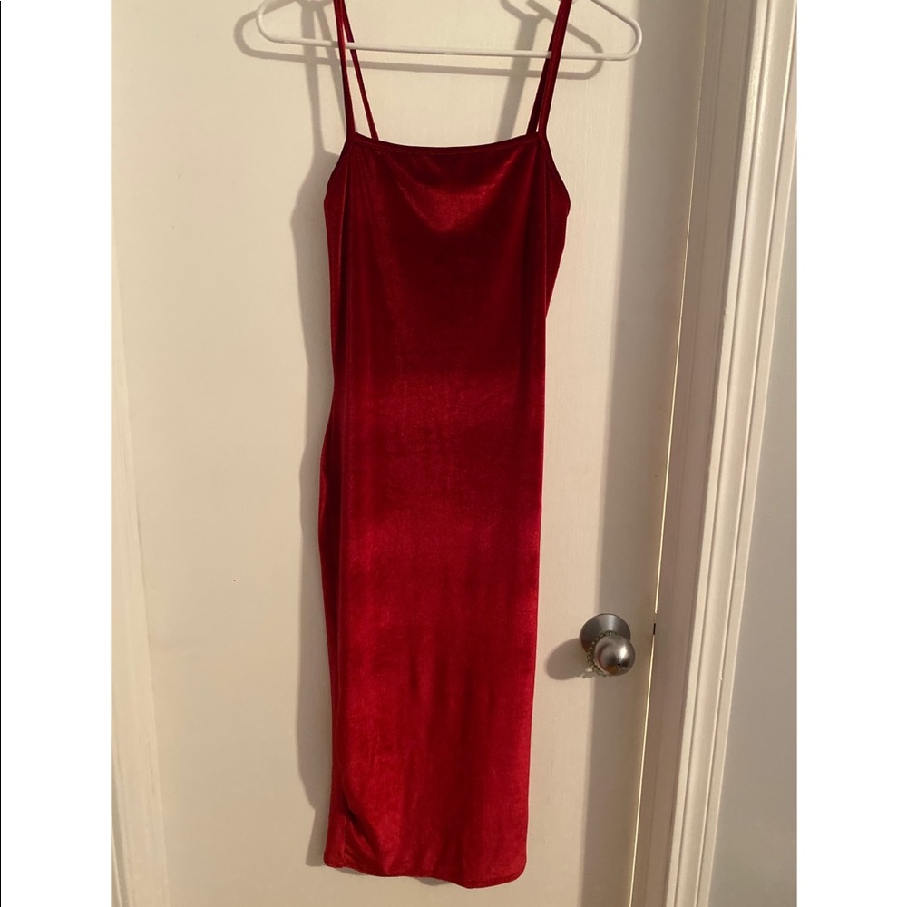 Red velvet midi dress!